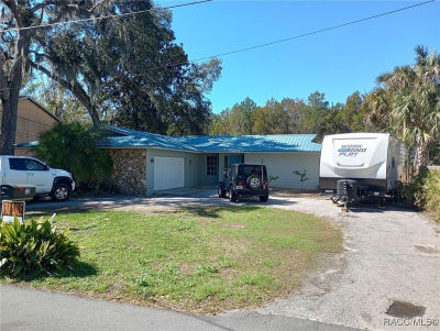12 Palm Dr Yankeetown, FL 34498