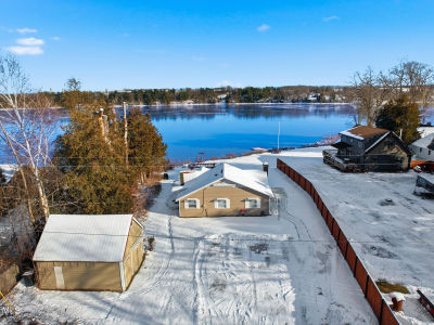 12 Berry Patch Ln Crown Point, NY 12928