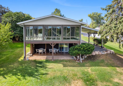 22 Holiday Dr Somonauk, IL 60552