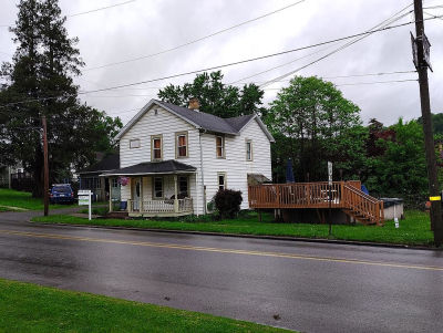 102 3rd St East Brady, PA 16028