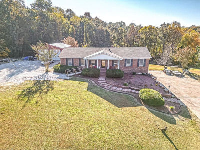 246 Valley View Dr Morgantown, KY 42261