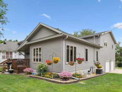 100 7th Ave SE Oelwein, IA 50662