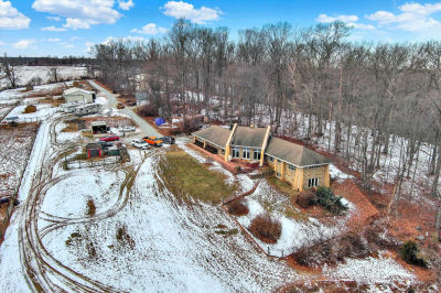 8272 Woodbine Road, Airville, PA, USA