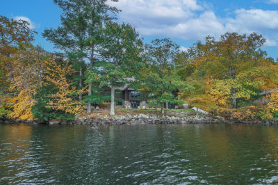 744 U.S. 3, Holderness, NH, USA