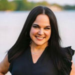 Headshot of Amber Greene, real estate agent
