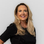 Headshot of Robbie Johnson, real estate agent