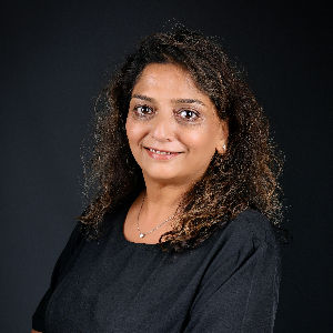 Saira Khan