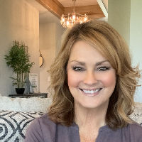 Robin Clark Top real estate agent in Kansas City
