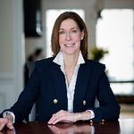 Headshot of Nicole DeSantis, real estate agent