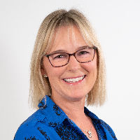Carin Lundahl Top real estate agent in Huntington Beach