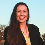 Headshot of Ilana Cantu, real estate agent