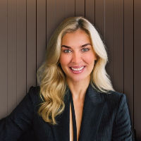 Dee Savic Top real estate agent in Chicago