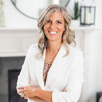 Kelly Snell Top real estate agent in Gainesville