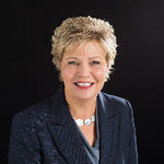 Headshot of Michelle Largent, real estate agent