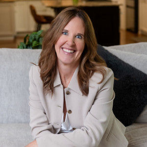 Alicia Dart Top real estate agent in Lake Oswego