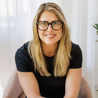 Leslie MacKinnon Top real estate agent in Dorchester Center