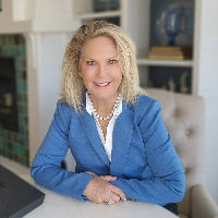 Robbyn Battles Top real estate agent in La CaA+-ada Flintridge