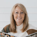 Headshot of Amanda Searle, real estate agent