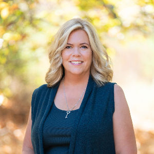 Holly Thompson