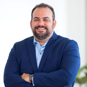 Carlos Olivares