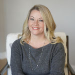 Headshot of Michelle Kelly, real estate agent