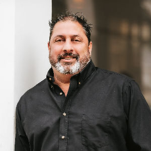 Agent Vince Cardenez Top real estate agent in Litchfield Park