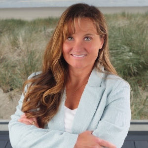 Audra Powell Top real estate agent in Newport