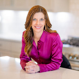 Zia Lowe Top real estate agent in Bastrop