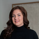 Headshot of Maidelys Avila Medina, real estate agent
