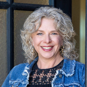 Denise Lewis Top real estate agent in Wichita