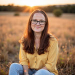 Headshot of Sheana Evans, real estate agent