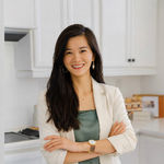 Headshot of Emme Zheng, real estate agent