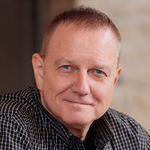 Headshot of Rob Sandefur, real estate agent