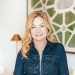 Headshot of Kim Hammond, real estate agent