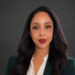 Headshot of Carolina Rodriguez, real estate agent
