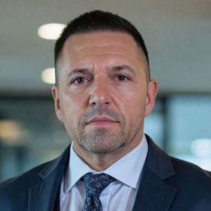 agent profile picture