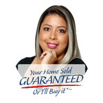 Headshot of Lisa Flores, real estate agent