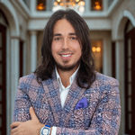 Headshot of JONATHAN CORZA, real estate agent
