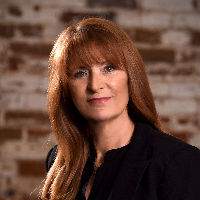 Kimber Regan Top real estate agent in Hanford