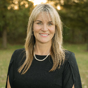 Nikii Hubbs Top real estate agent in Midwest City