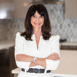Headshot of Cindi Sodolski, real estate agent