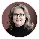 Headshot of Alicia Day, real estate agent