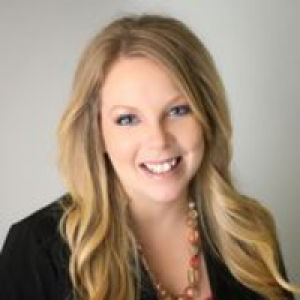 Lacey Whitehouse Top real estate agent in hillsboro