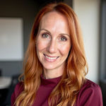 Headshot of Shannon Scott, real estate agent