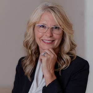 Laurie Snyder