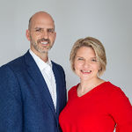 Headshot of Wendy and Mark Pawlak, real estate agent