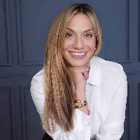 Lisa Hayes Top real estate agent in Hillsdale