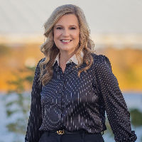 Johnda McGuire Top real estate agent in Huntington