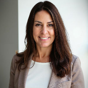 Traci Weiandt Top real estate agent in Kalamazoo