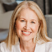 Carrie Shokraei Top real estate agent in BURKE